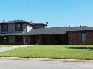 900 S Houston St, Shamrock, TX 79079