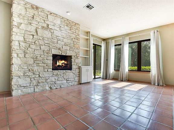 4th image of 3200 Park Hills Dr