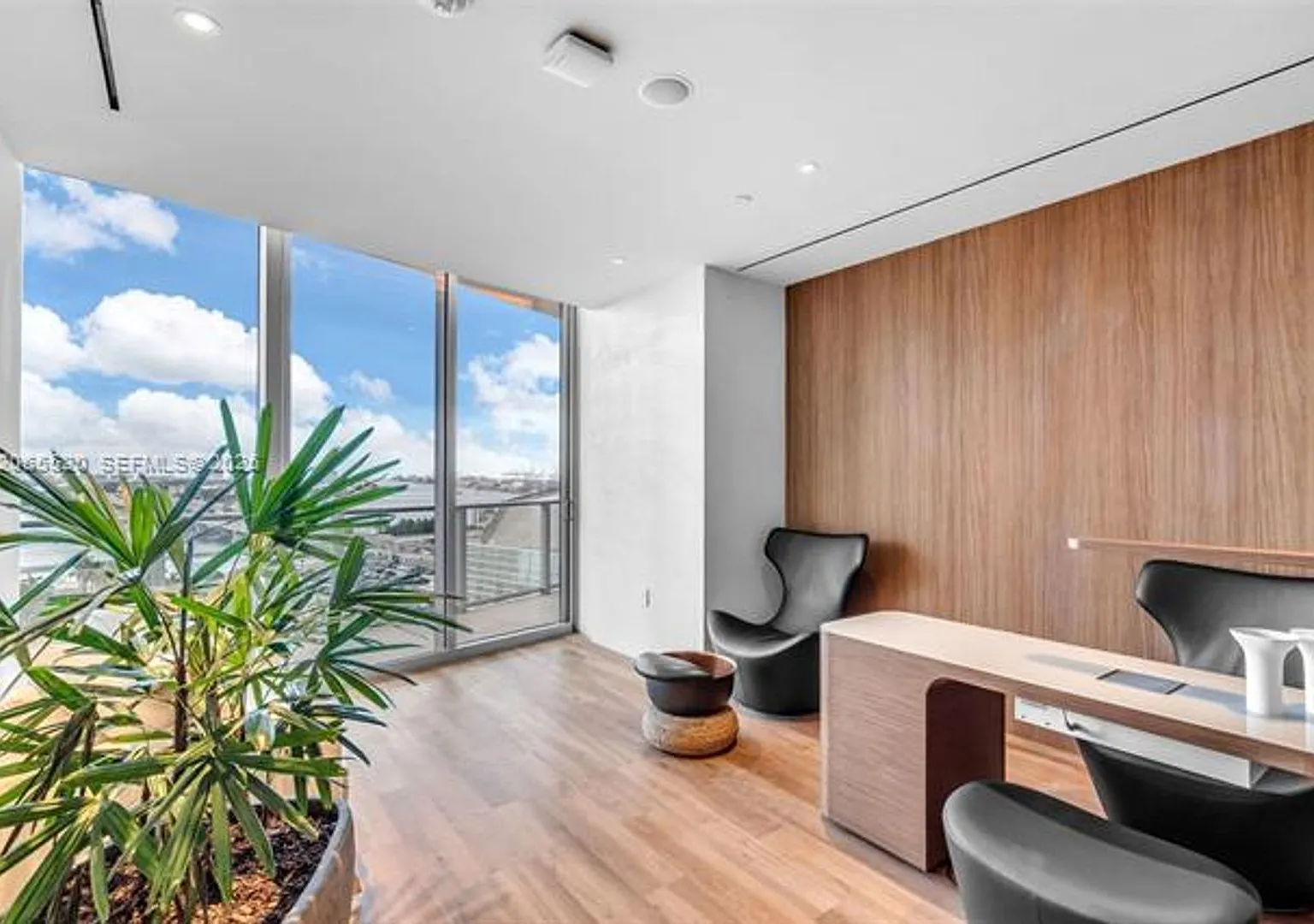 1400 Biscayne Blvd cu-2905, Miami, FL 33132 — Photo 1