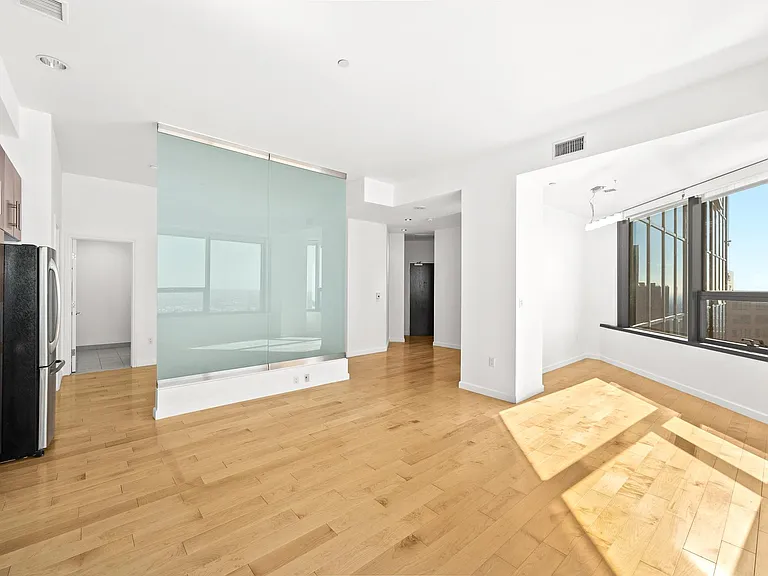 1100 Wilshire Blvd #3309 — Photo 17