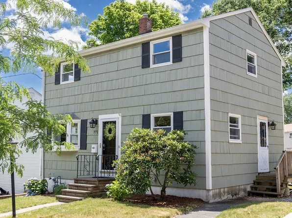 771 Beechmont St, Hyde Park, MA 02136