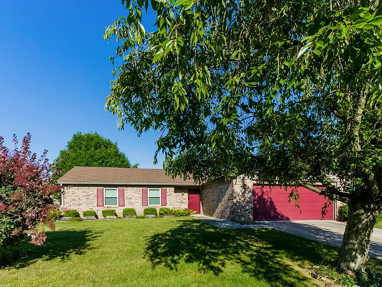 7665 Geist Estates Dr — Photo 2