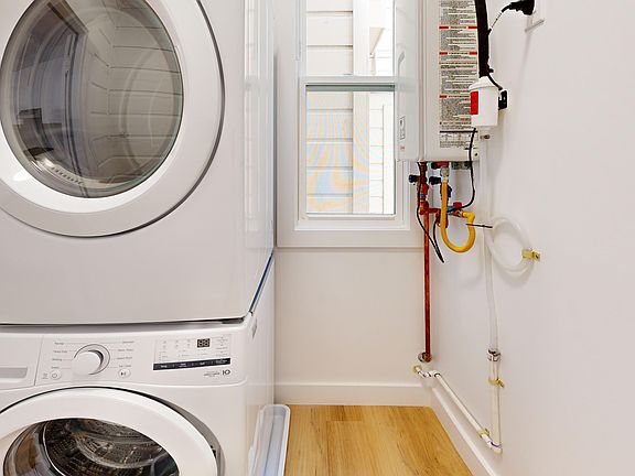 4th image of 1633 Washington St #1637A