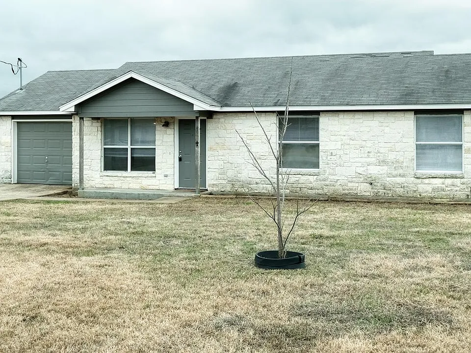 640 Fallen Oak Dr