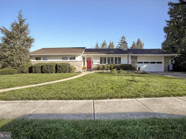 2190 Chestnut St, Camp Hill, PA 17011