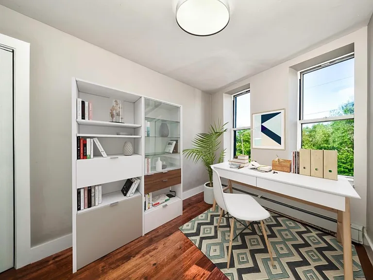 787 Summit Ave #13 — Photo 5