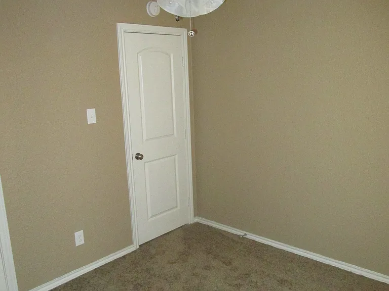 6605 Kitty Dr — Photo 11