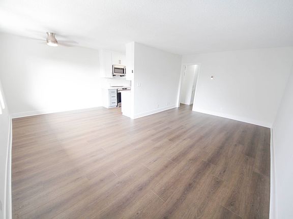 2nd image of 11620 Mayfield Ave APT 312