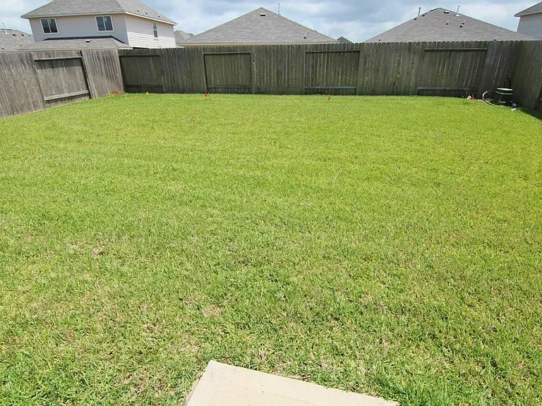 16 Leisure Shore Ct — Photo 5