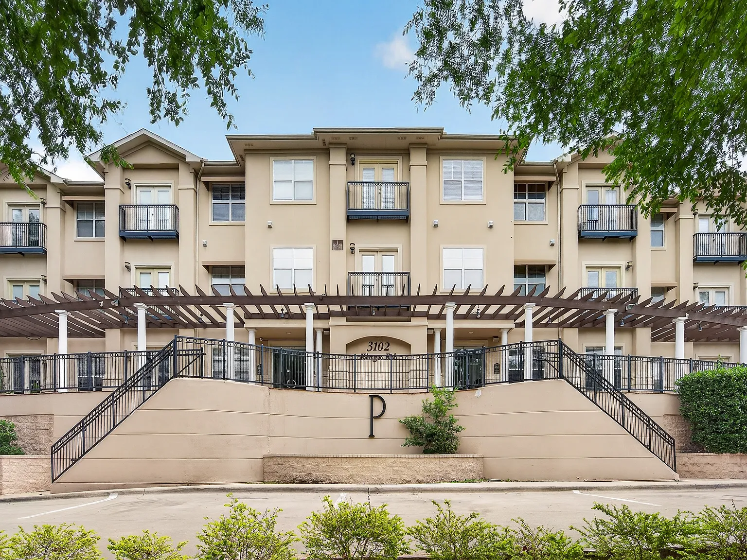 3102 Kings Rd — Photo 2