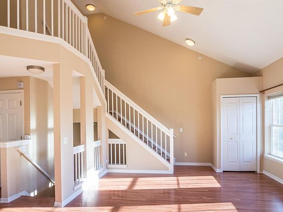 5th image of 1937 Lindsay Ln