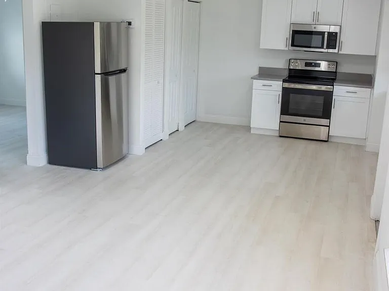 320 NW 4th Ave #1 — Photo 28