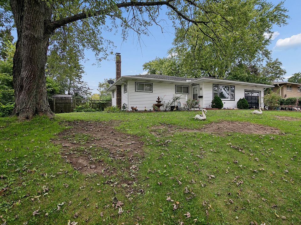 1st image of 3858 E Lakeview Dr