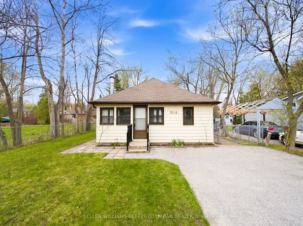 706 Chestnut St, Innisfil, ON L9S 2H7
