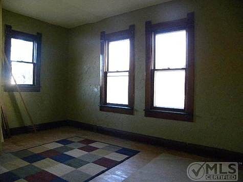 4th image of 314 W East St