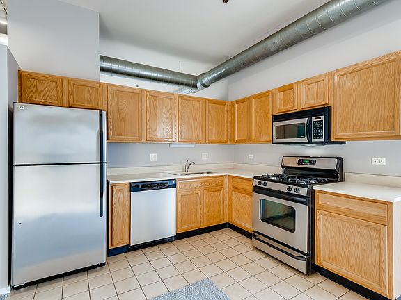 4th image of 1000 E 53rd St Unit 424S