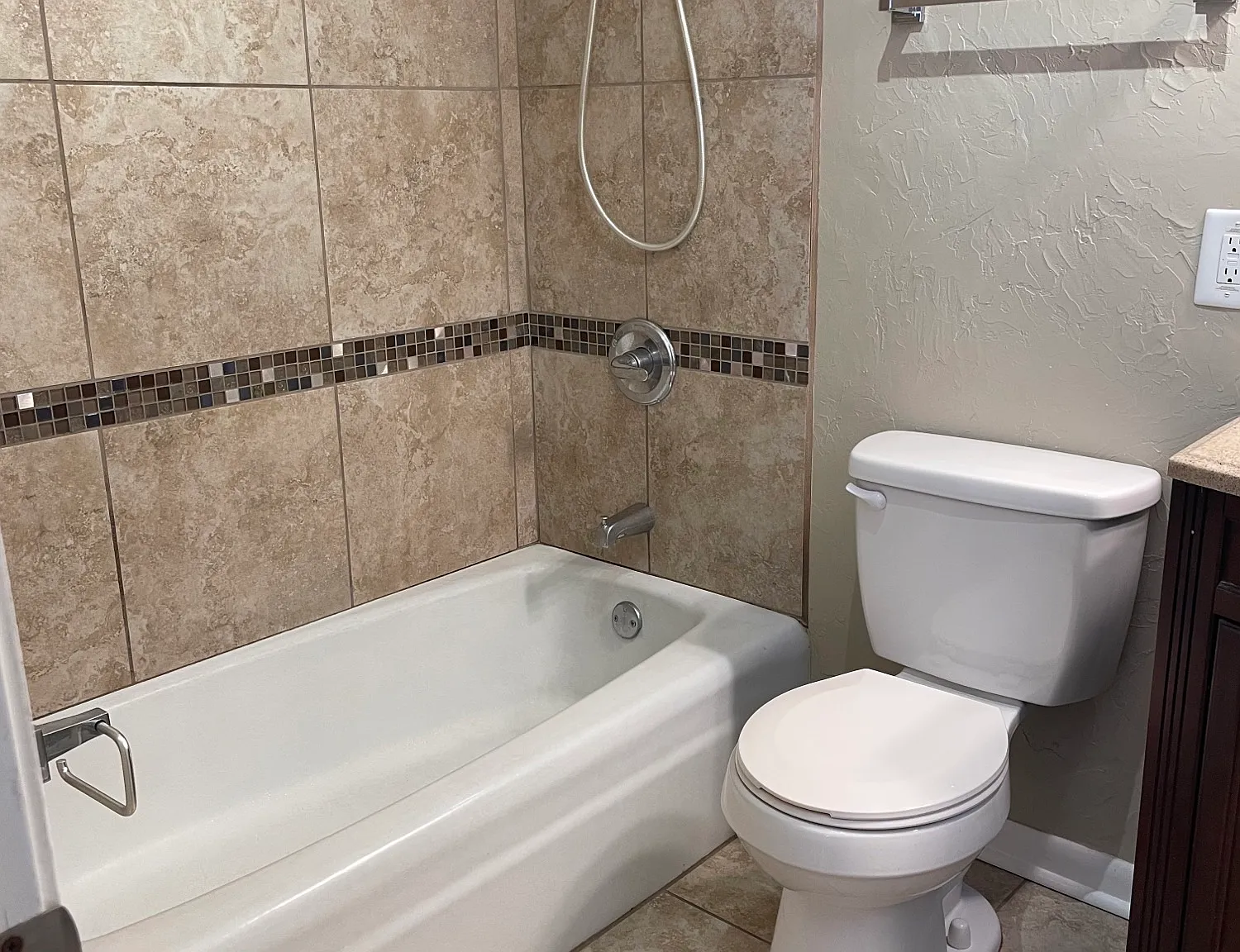 117 Whispering Pines Loop - 1 — Photo 3