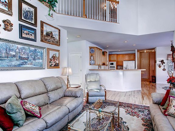 4th image of 540 Regent Ln