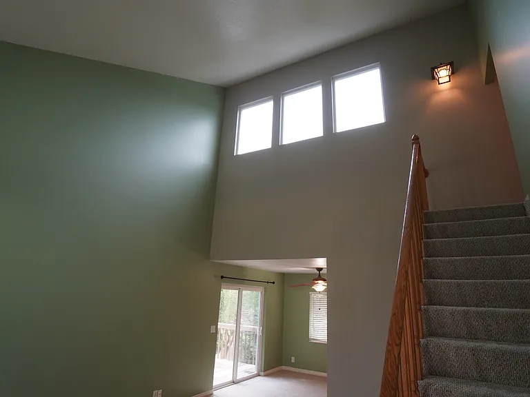 1219 Ash Dr — Photo 2