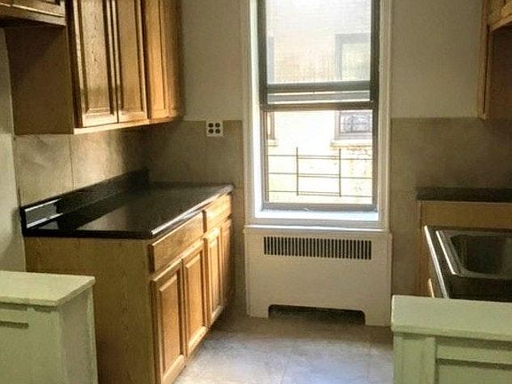 5th image of 33 Loudoun St APT 6F