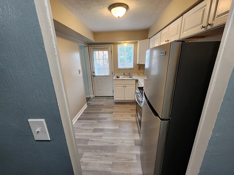 2472 Warren Pkwy — Photo 16