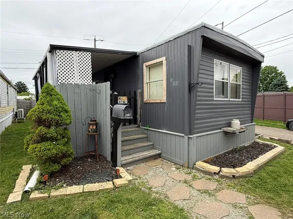 614 Karen Ave NW, New Philadelphia, OH 44663