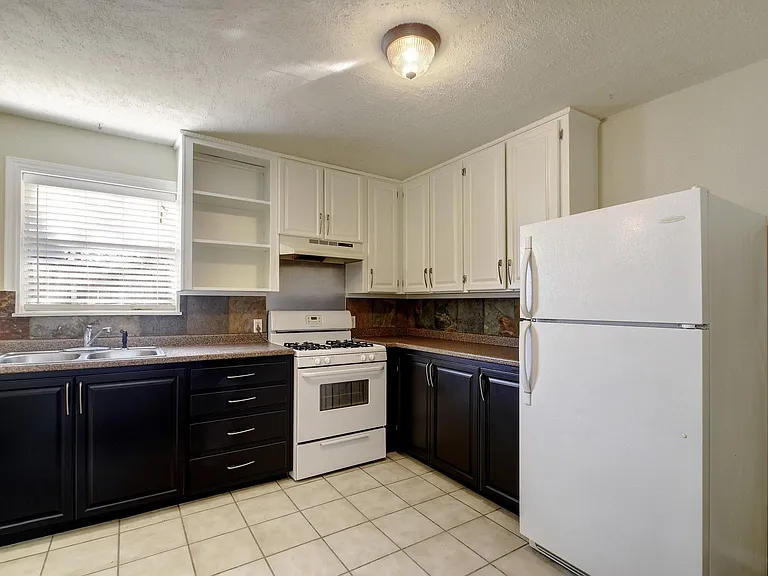 1704 E M Franklin Ave #C — Photo 6
