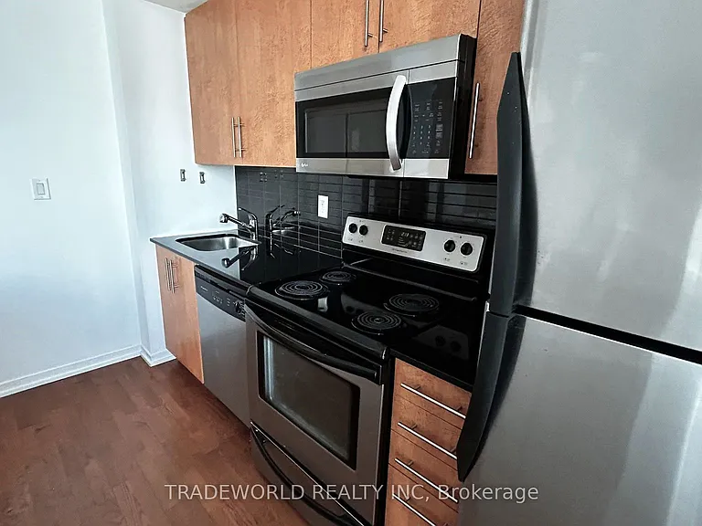 65 Bremner Blvd #2607 — Photo 8