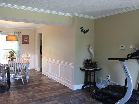 5th image of 909 Haddington Pl