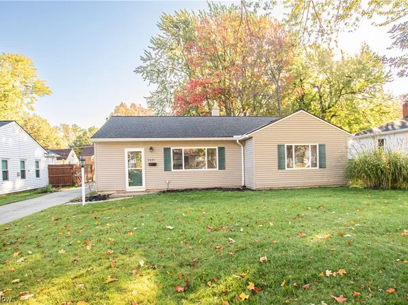 5845 Amrap Dr, Parma Heights, OH 44130