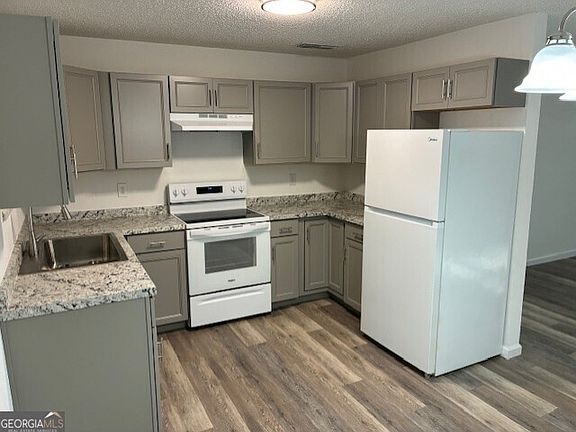 5th image of 605 Ab Douglas Dr