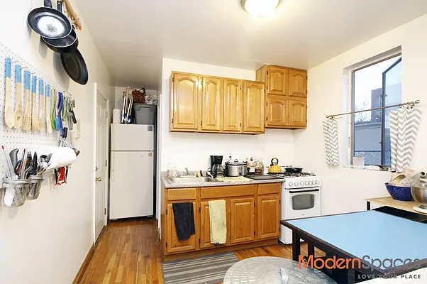 Rented by Modern Spaces | media 10