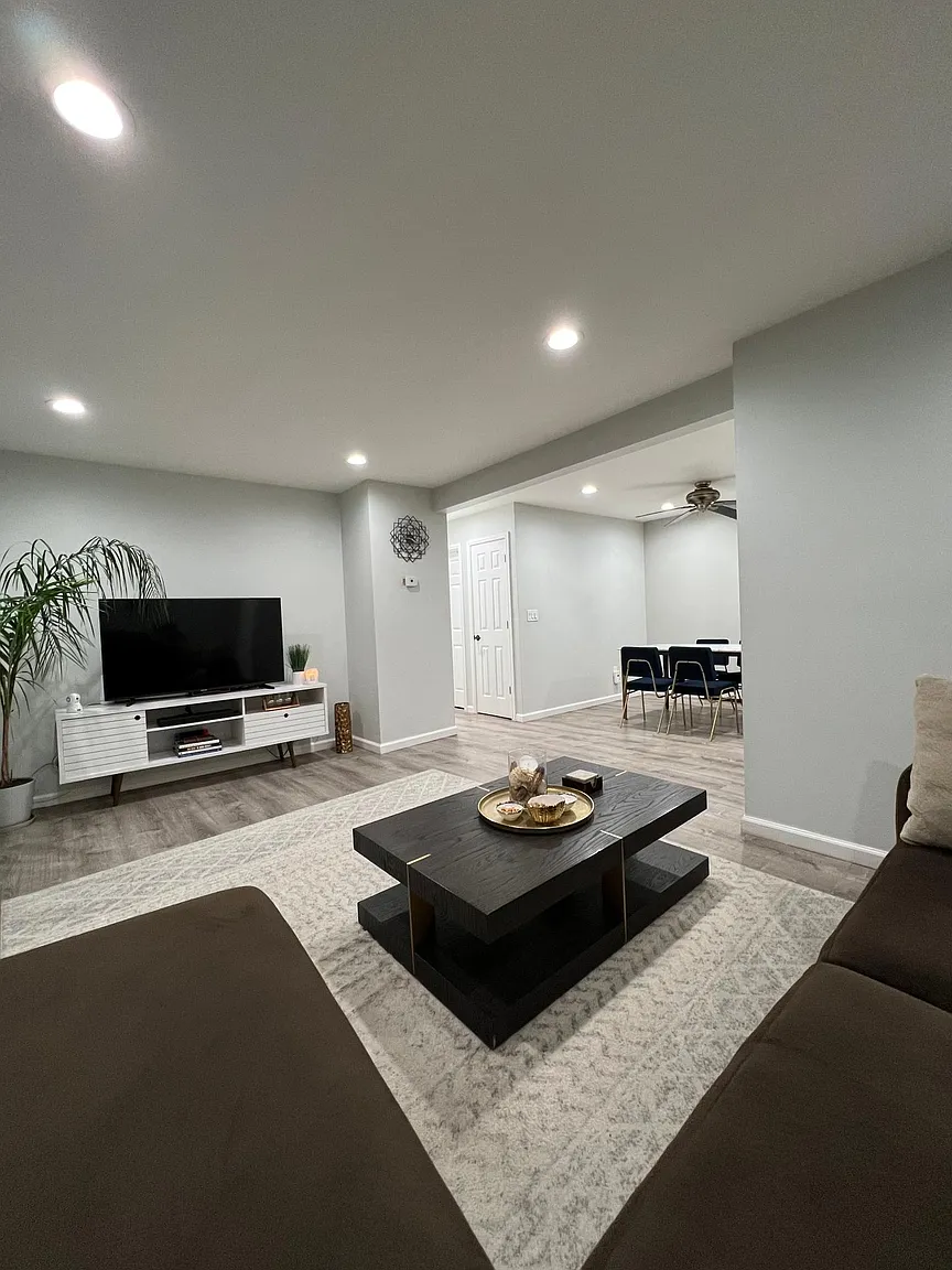 647 Cricket Ln photo 1