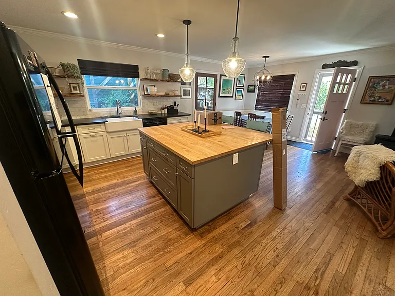 5290 Cabrillo Ave — Photo 3