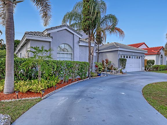 2nd image of 4941 Broadstone Circle