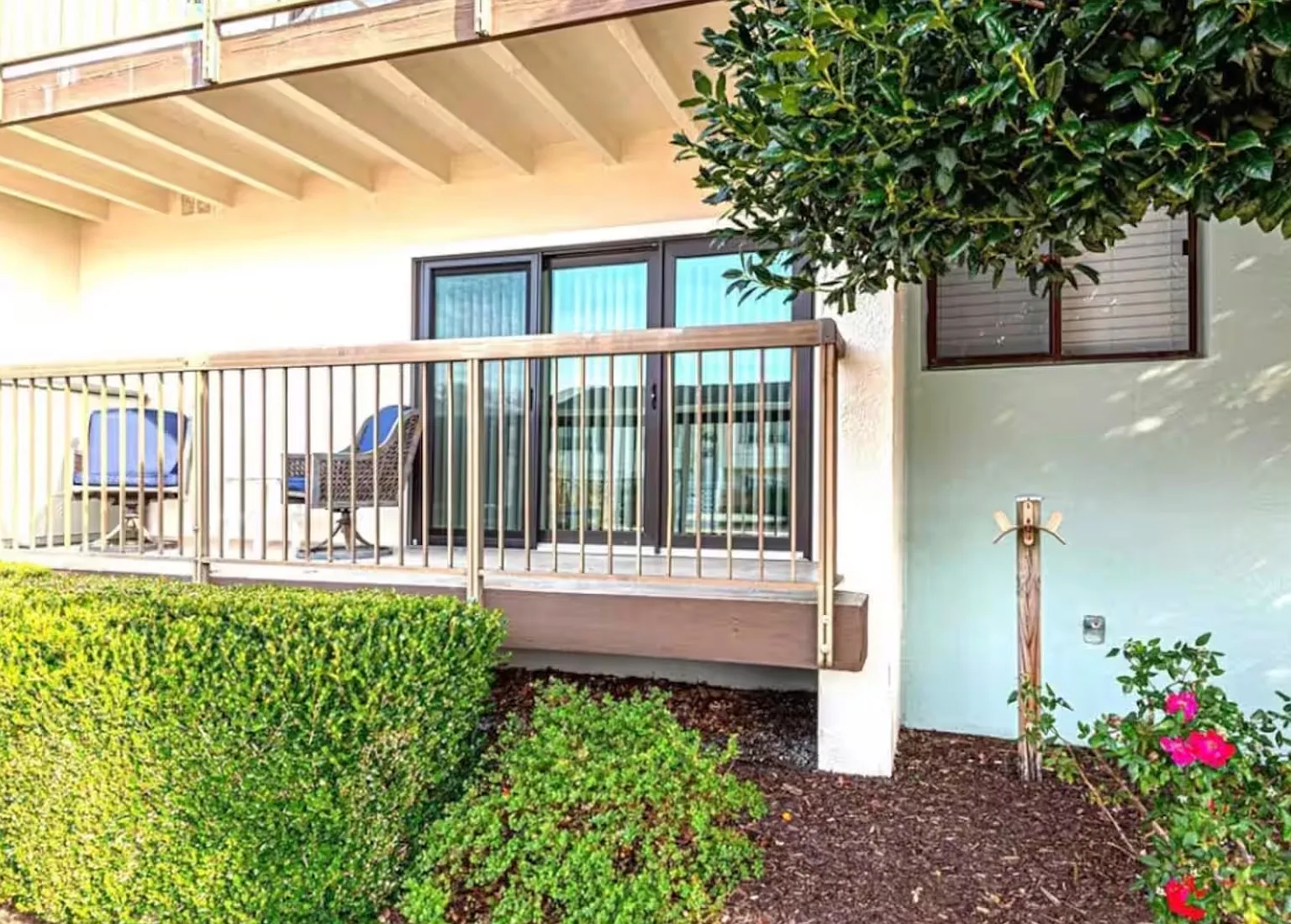2 bed, 1049 sqft, $1,750 — Photo 1