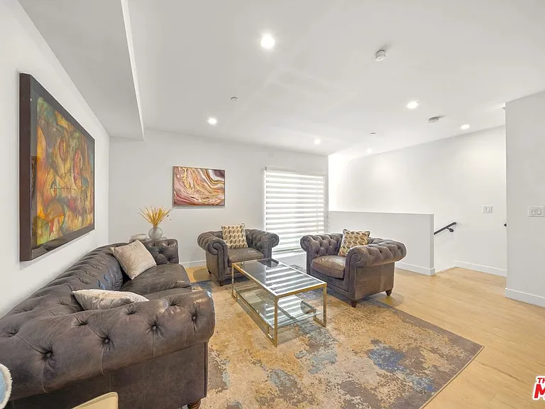 497 N Saint Andrews Pl — Photo 14