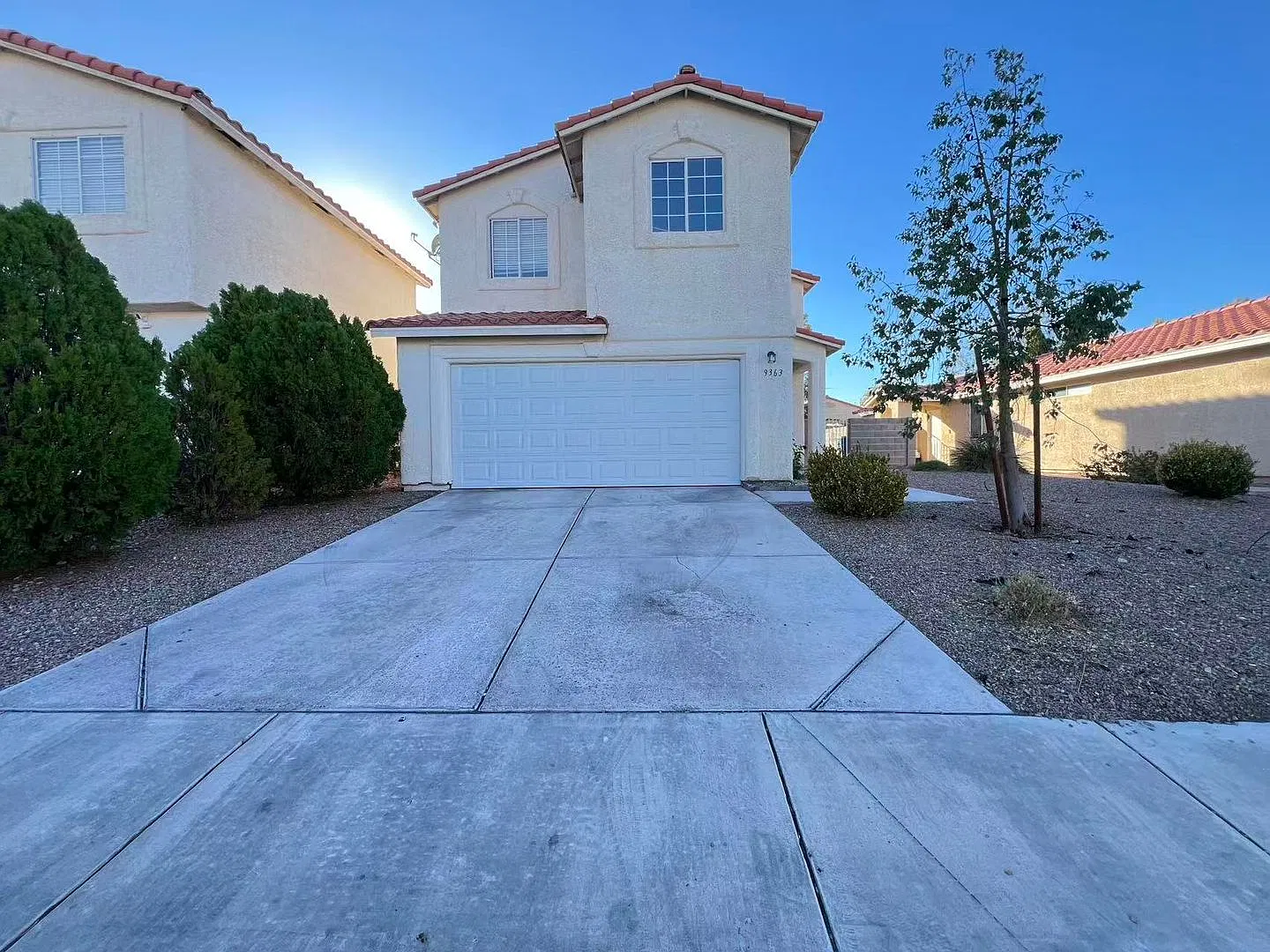 9363 Graceful Gold St — Photo 1