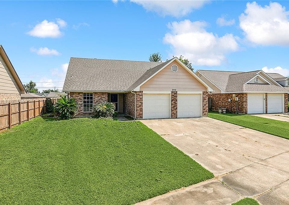 1st image of 2112 Greenwood Dr
