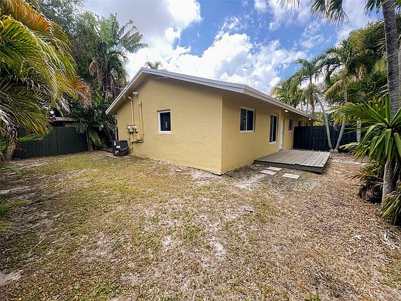 5th image of 1428 NE 2nd Avenue