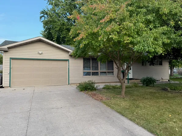2012 16th St S, Moorhead, MN 56560