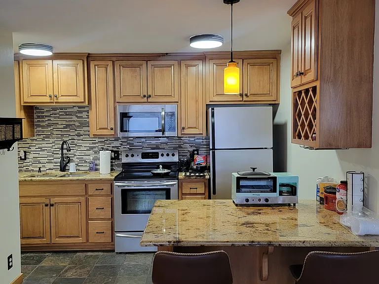 1800 Lasalle Ave #106 — Photo 18