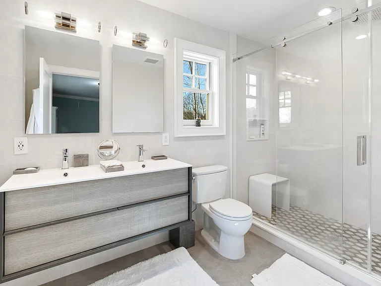 28 Washington Dr — Photo 19