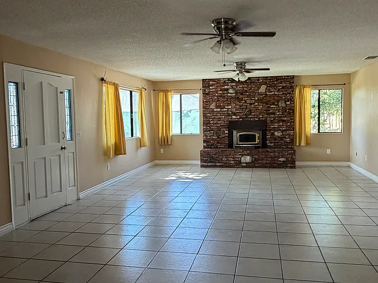 7654 Sterling Ave — Photo 2