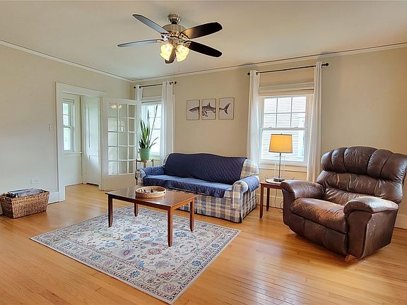 5th image of 2511 B Ave NE