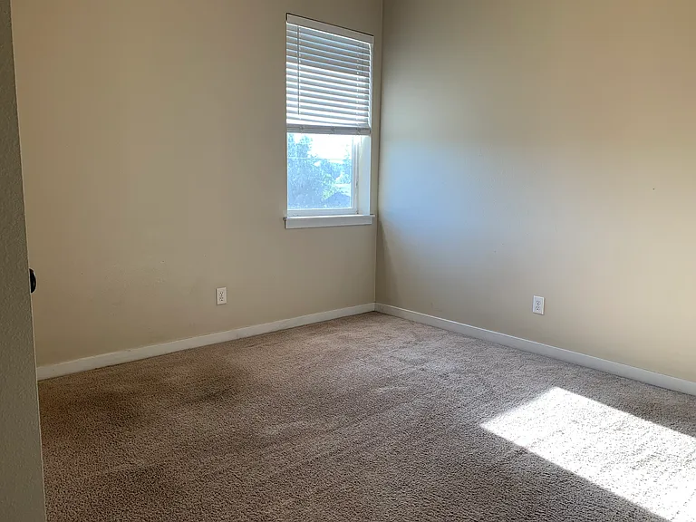 2247 D St — Photo 5