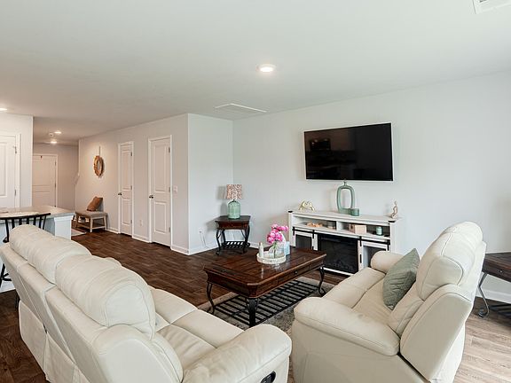 3rd image of 133 Orchid Bloom Cir