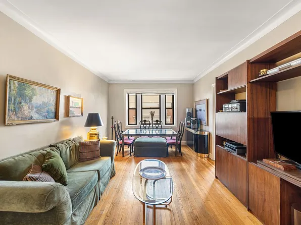 3424 82nd St APT 6N, Flushing, NY 11372