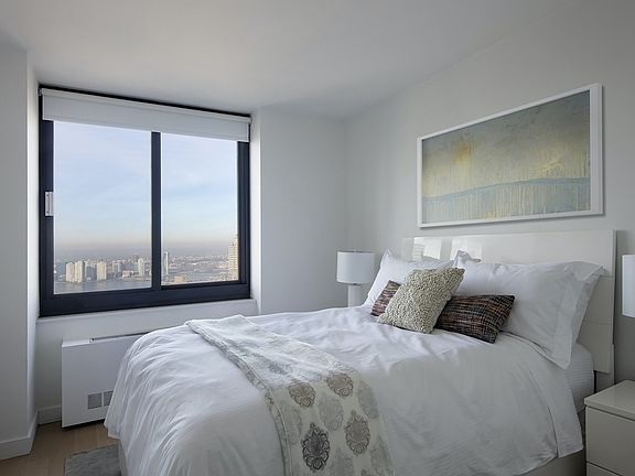 4th image of 105 Duane St APT 23B
