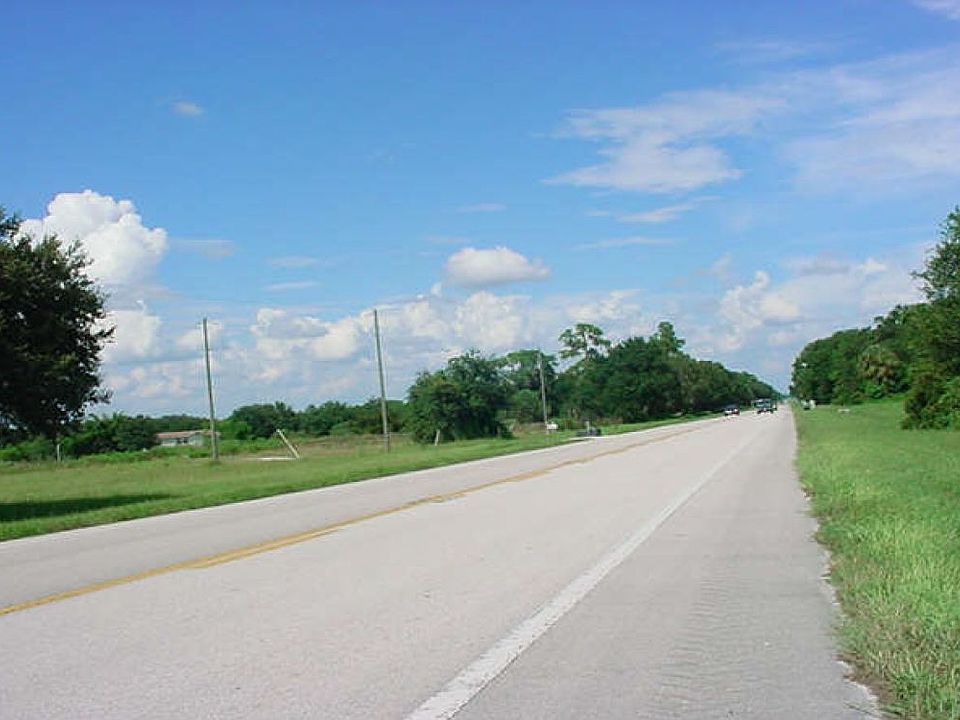 2nd image of 15010 Us Highway 301 N